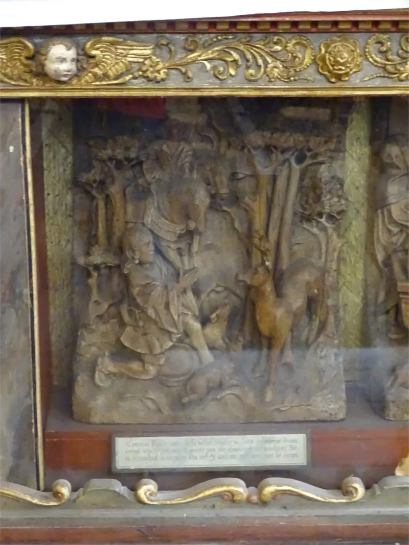 4 bas-reliefs : Scènes de la vie de saint Eustache dans l'Église Saint-Lô de Bourg-Achard