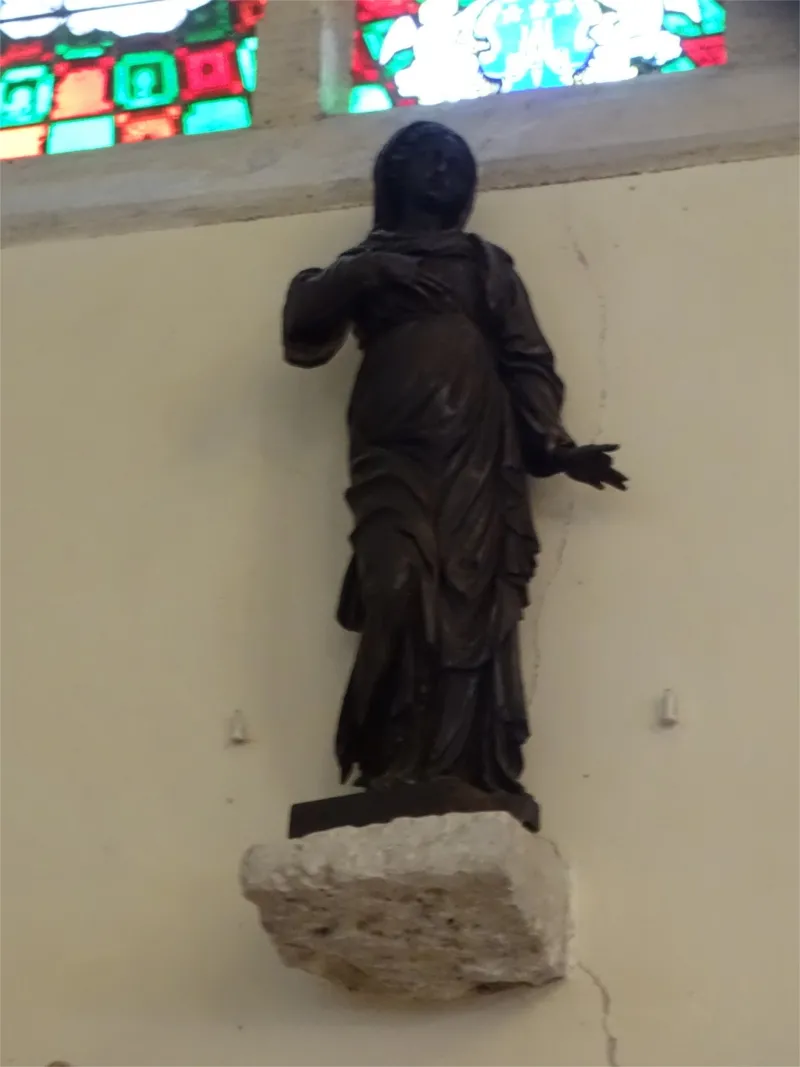 Statue Vierge de l'Assomption dans l'Église Saint-Denis de Lyons-la-Forêt