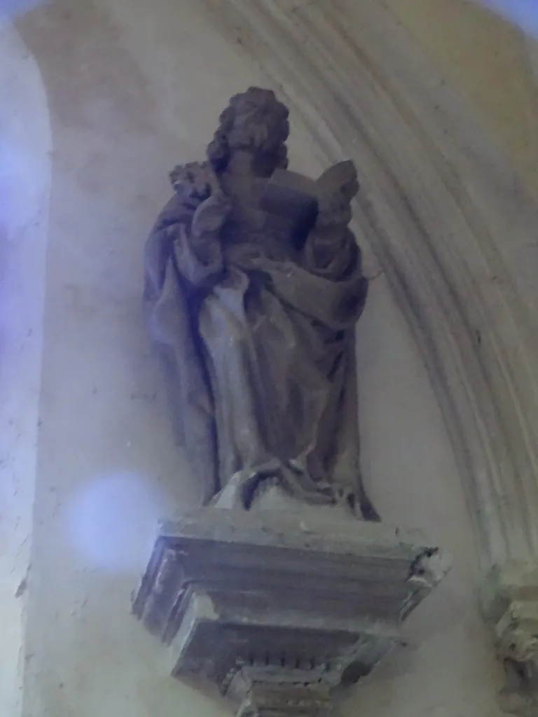 Statue : Saint-Pierre dans l'Église de La Couture-Boussey