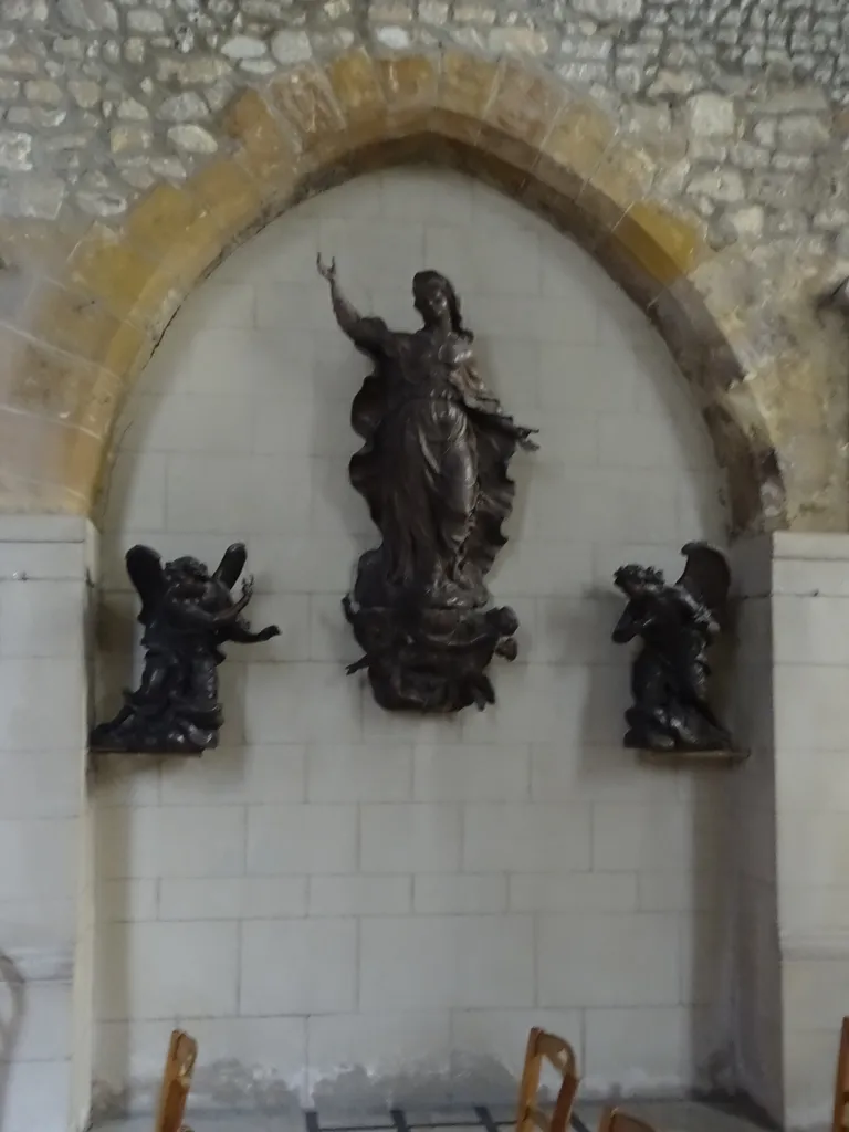 Groupe sculpté : l'Assomption de la Vierge dans l'Église d'Étrépagny