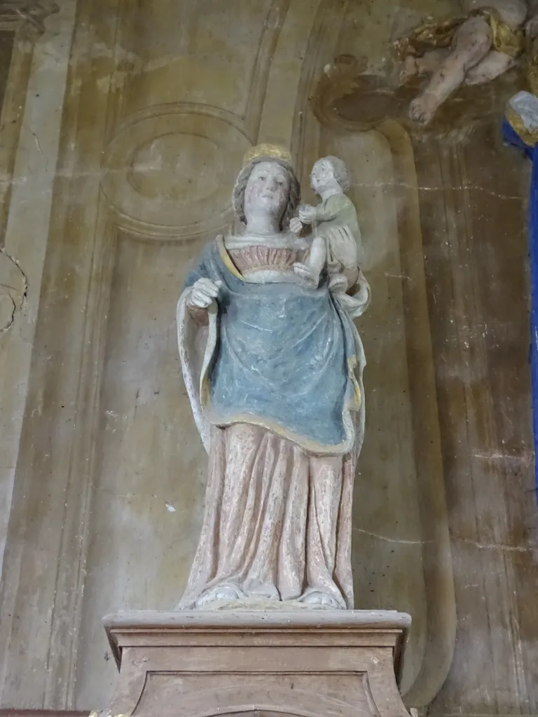 Statue : Vierge à l'Enfant dans l'Église Notre-Dame du Mesnil-Jourdain
