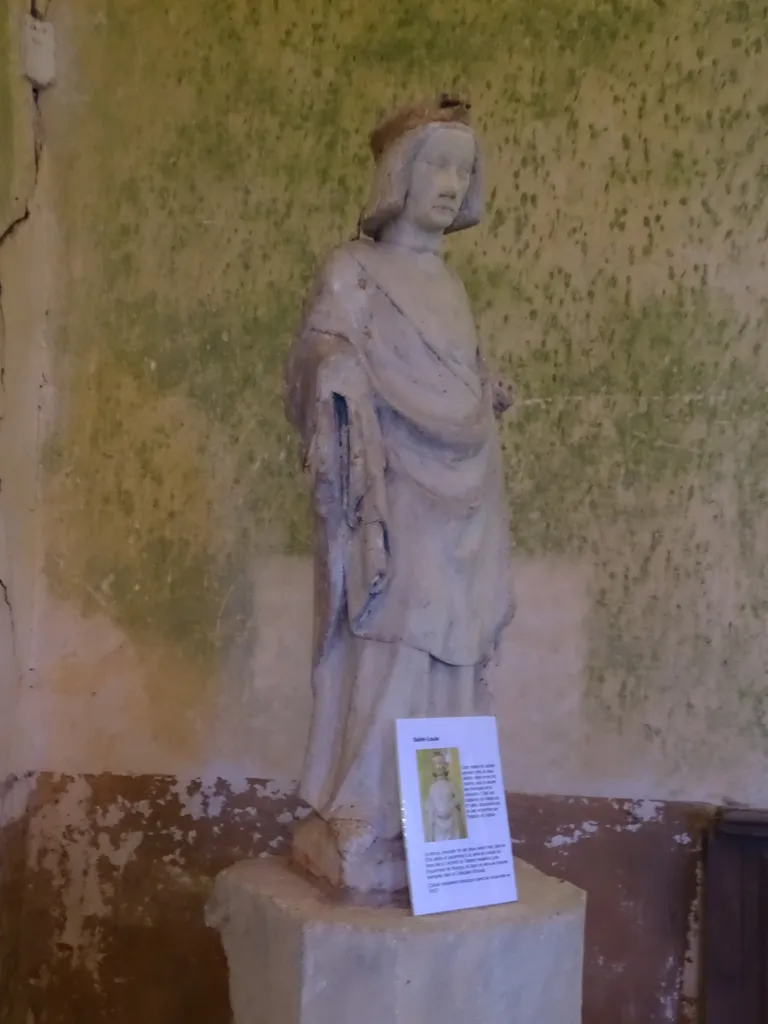 Statuette : Saint-Louis dans l'Église de la Sainte-Trinité de Corny
