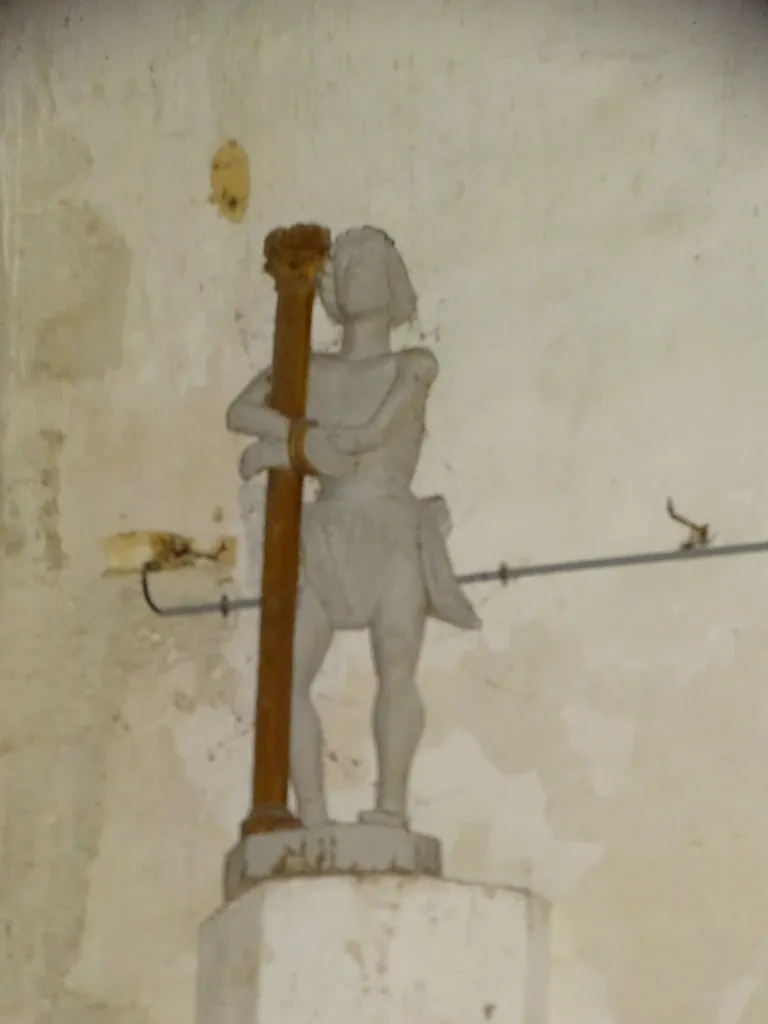 Statue de Sainte-Barbe dans l'Église Saint-Pierre à Jouy-sur-Eure