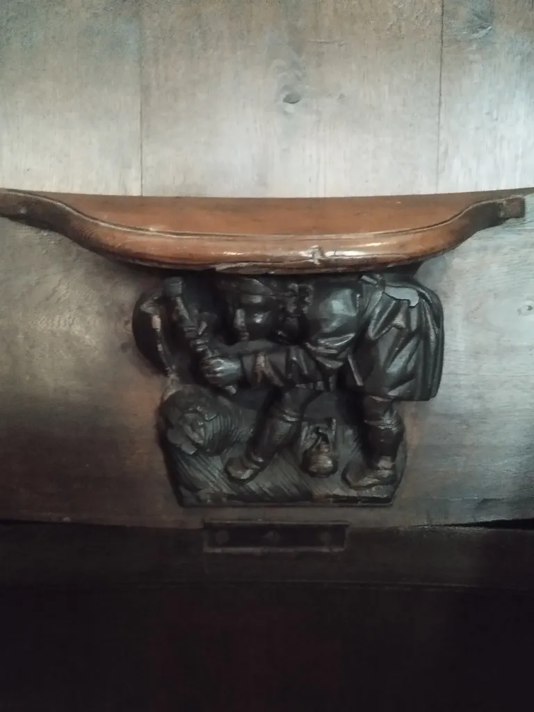 7 miséricordes de stalles dans l'Église Saint-Ouen à Routot