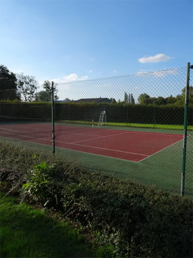 Court de Tennis de Gouttières