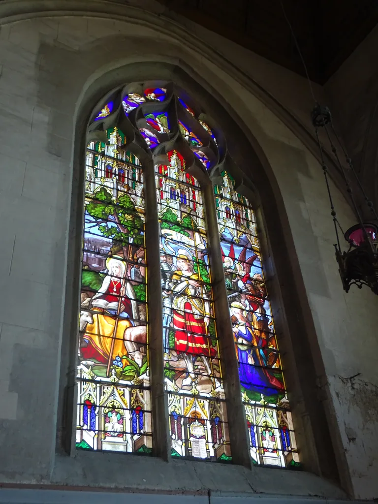 Vitrail Baie 3 : Sainte-Geneviève - Jeanne d'Arc dans l'Église Saint-Martin d'Ivry-la-Bataille