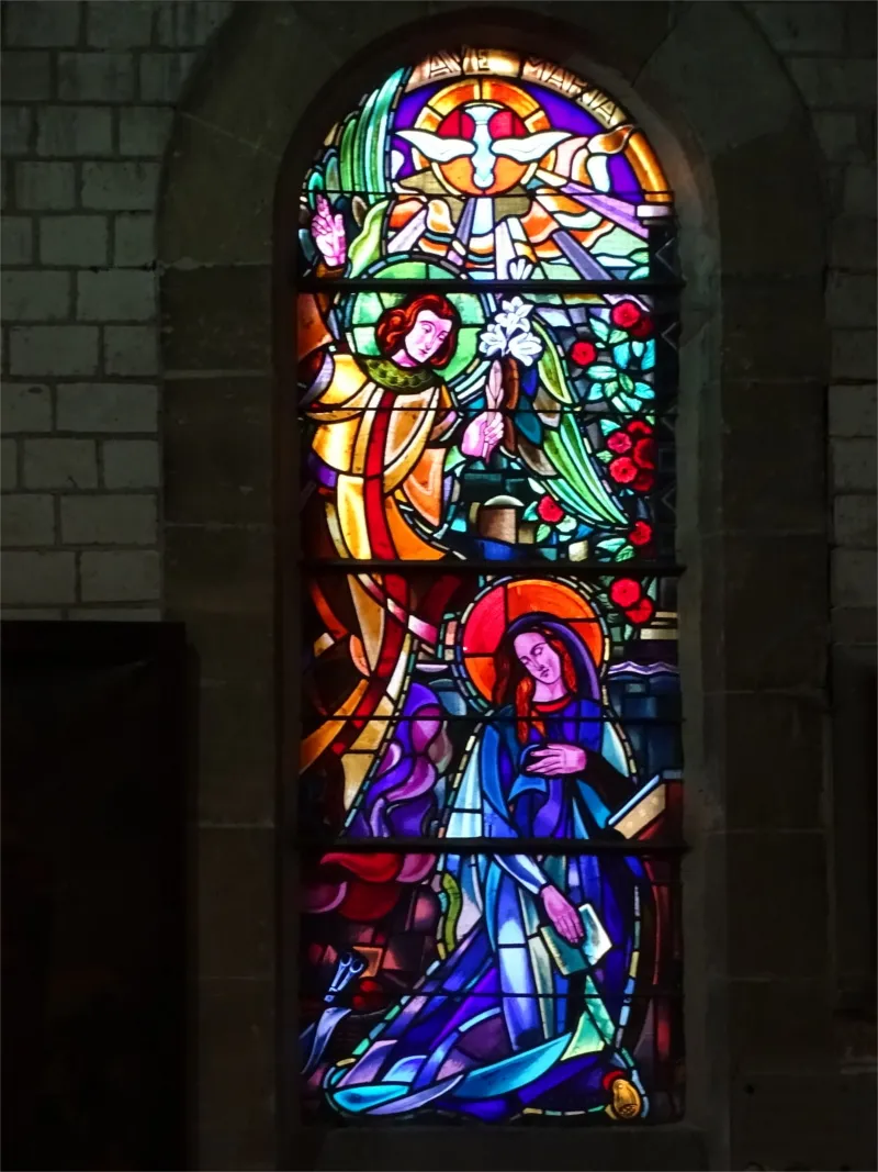 Vitrail Baie 3 : Avé Maria dans l'Église Saint-Hilaire de Muids