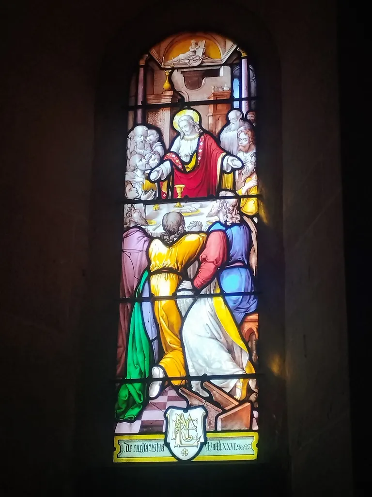 Vitrail Baie 2 : Sacrement de l'Eucharistie dans l'Église Saint-Ouen à Routot