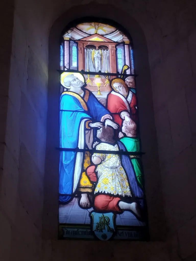 Vitrail Baie 5 : Sacrement de confirmation dans l'Église Saint-Ouen à Routot