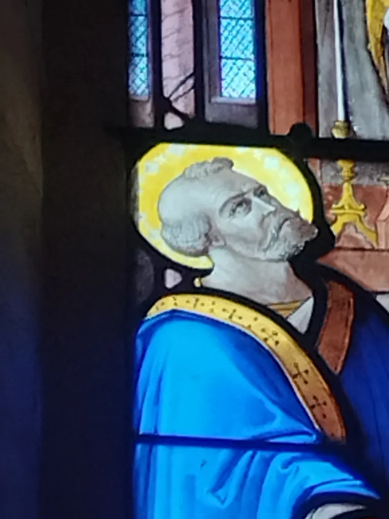 Vitrail Baie 5 : Sacrement de confirmation dans l'Église Saint-Ouen à Routot