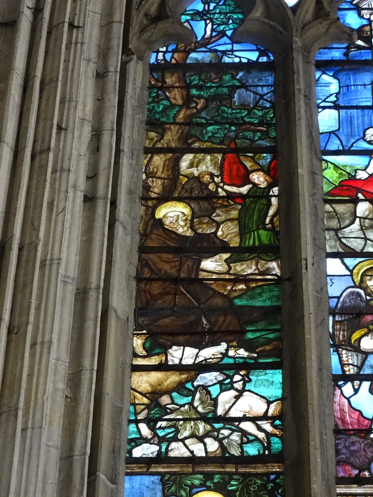Vitrail Baie 8 : Archange Michel dans l'Église Sainte-Foy à Conches-en-Ouche