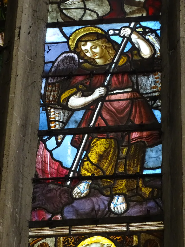 Vitrail Baie 8 : Archange Michel dans l'Église Sainte-Foy à Conches-en-Ouche