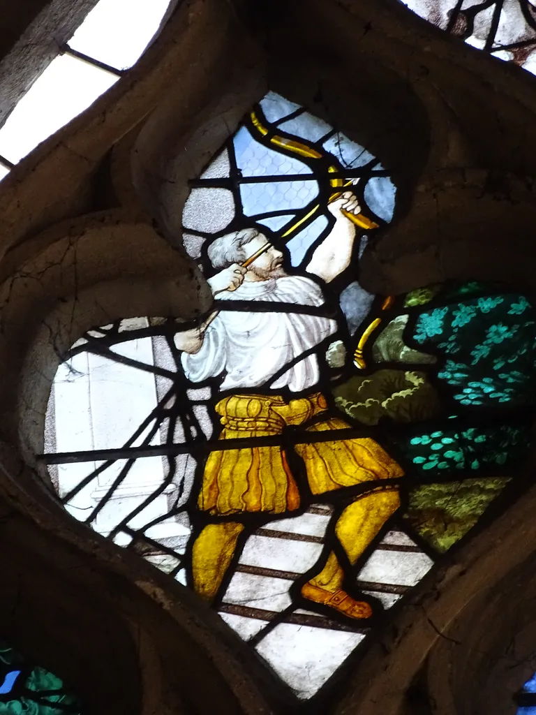 Vitrail Baie 8 : Archange Michel dans l'Église Sainte-Foy à Conches-en-Ouche
