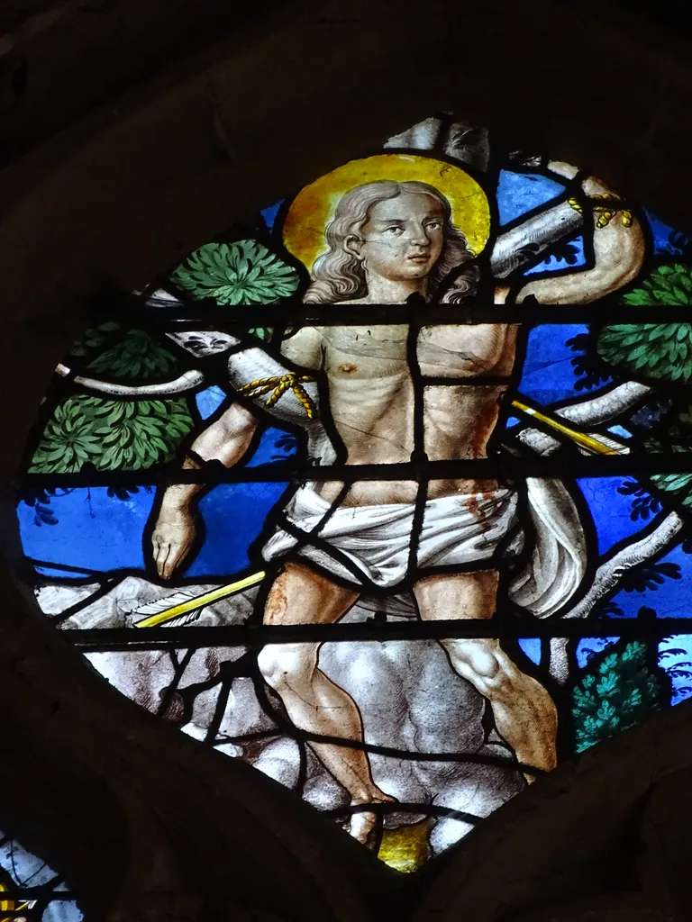 Vitrail Baie 8 : Archange Michel dans l'Église Sainte-Foy à Conches-en-Ouche