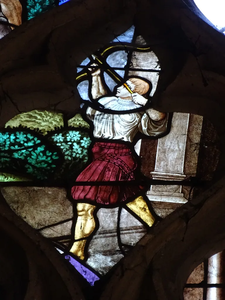 Vitrail Baie 8 : Archange Michel dans l'Église Sainte-Foy à Conches-en-Ouche