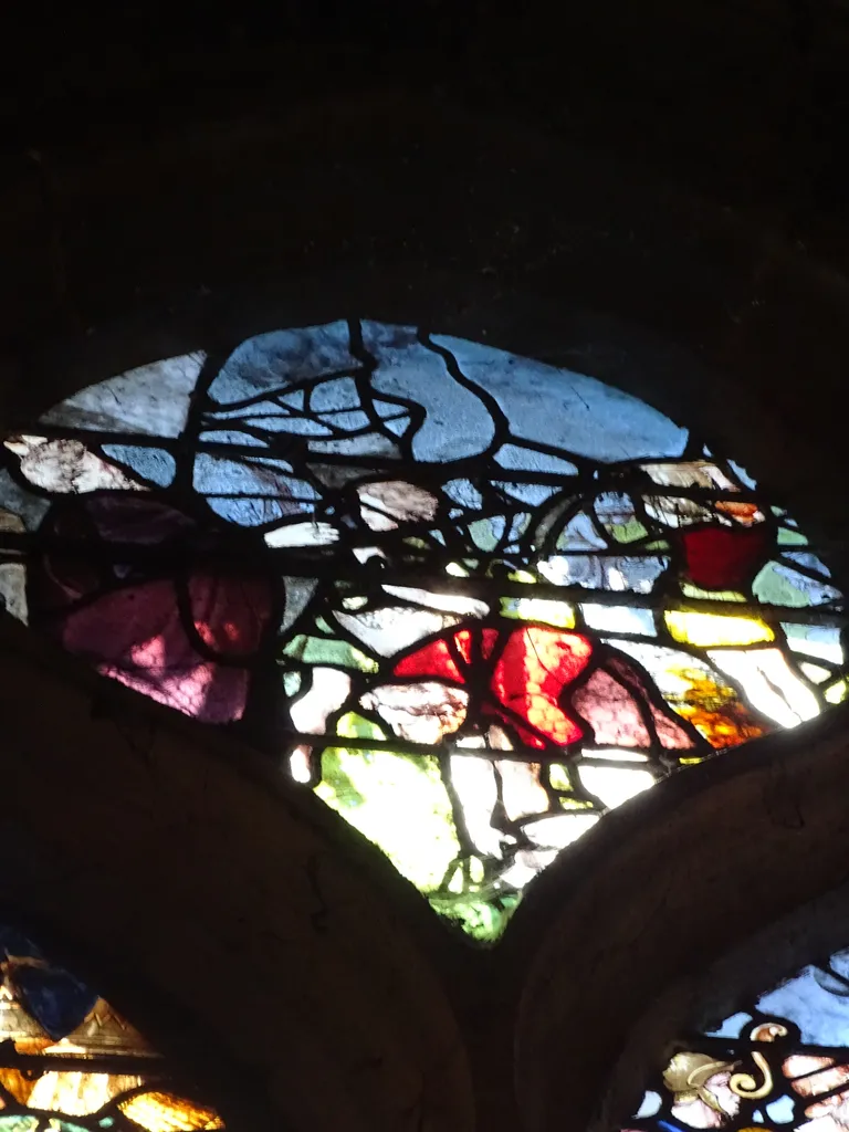 Vitrail Baie 10 : L'Eucharistie dans l'Église Sainte-Foy de Conches-en-Ouche
