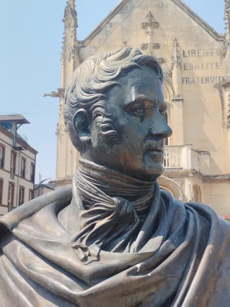 Statue de J. Laffitte à Breteuil